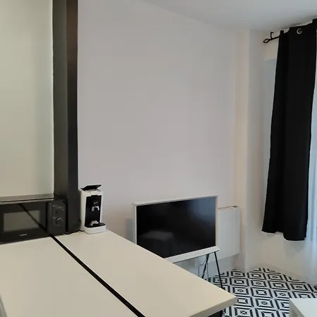 Atypique Avec Terrasse لورد
