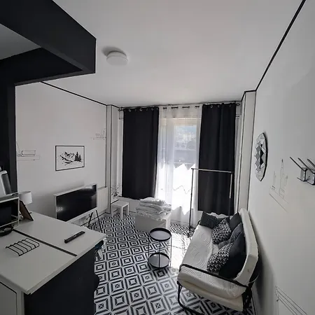 Atypique Avec Terrasse * Lourdes