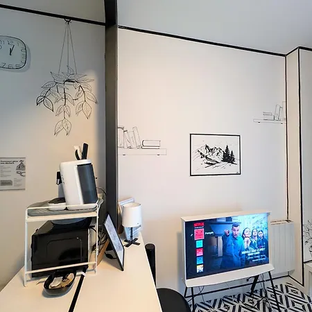 Atypique Avec Terrasse Διαμέρισμα Λούρδη