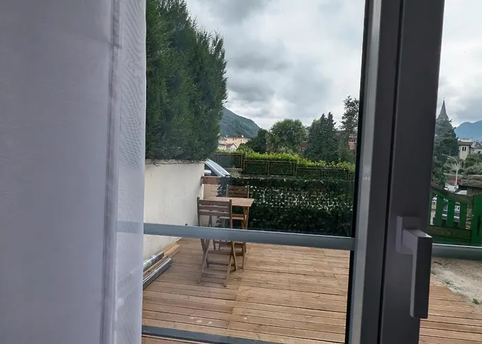 Atypique Avec Terrasse Lurdy