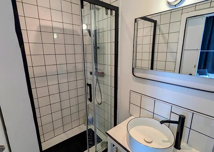 Atypique Avec Terrasse Apartmán *